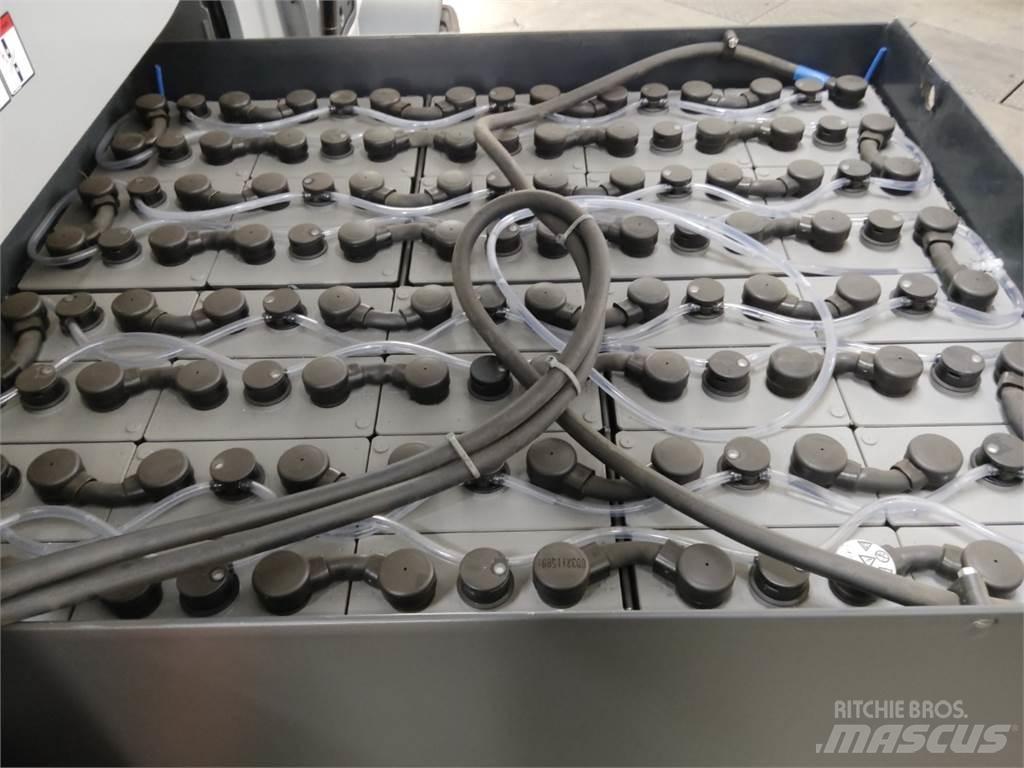 Still RX60-50 電動堆高機