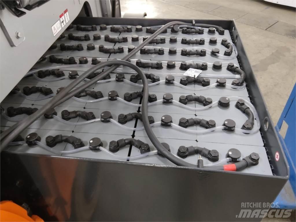 Still RX60-50 電動堆高機