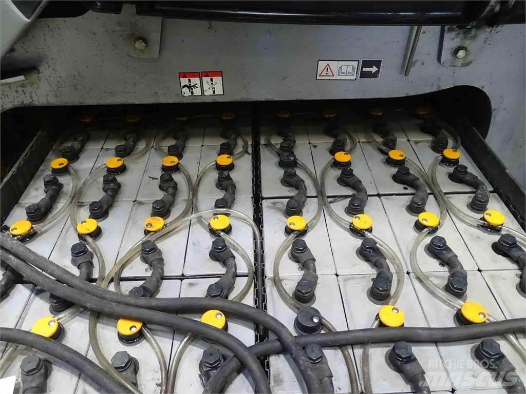 Still RX60-50 電動堆高機