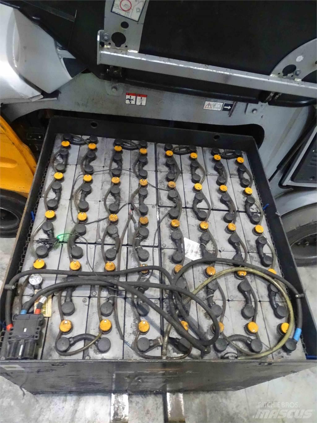 Still RX60-50 電動堆高機