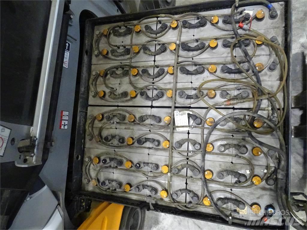 Still RX60-50 電動堆高機