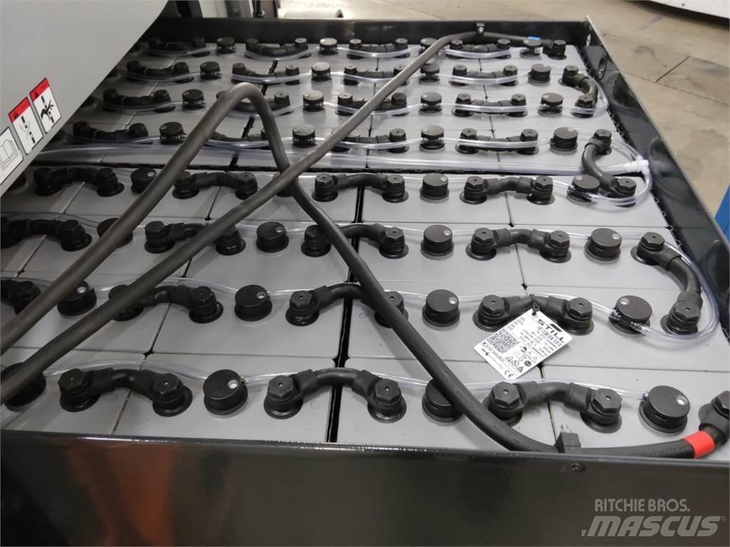 Still RX60-50/600 電動堆高機