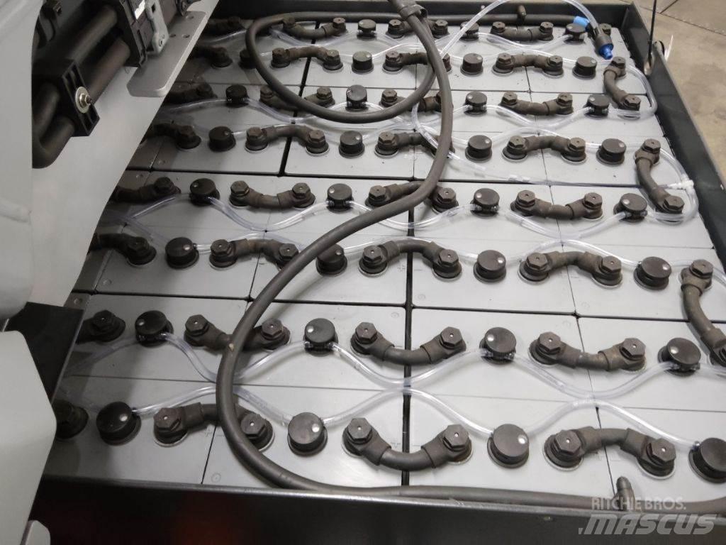 Still RX60-50/600 電動堆高機