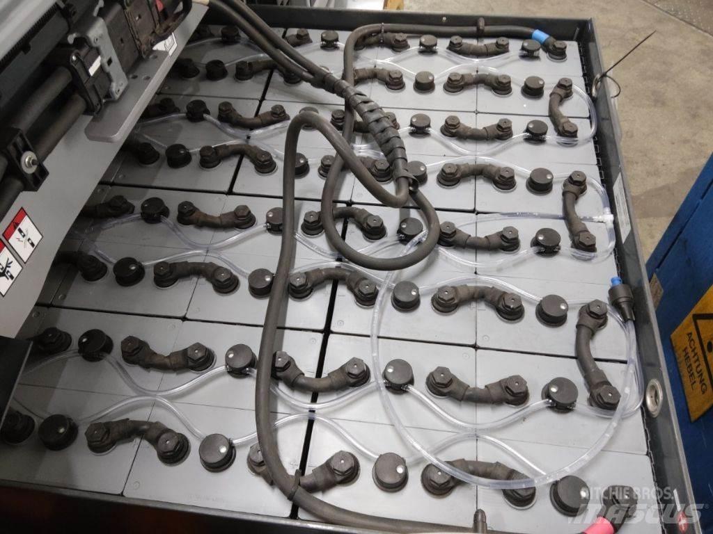Still RX60-50/600 電動堆高機