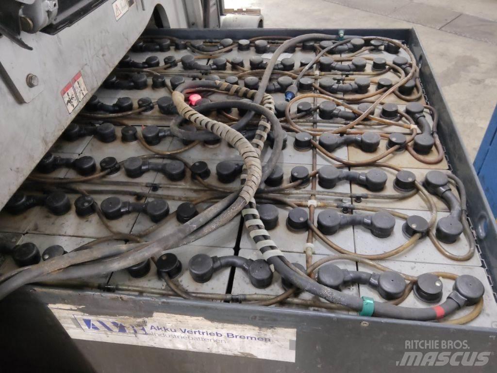 Still RX60-50/600 電動堆高機