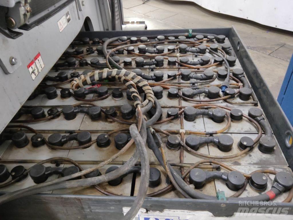 Still RX60-50/600 電動堆高機