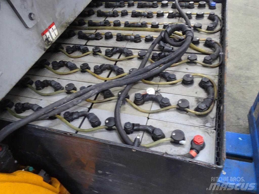 Still RX60-50/600 電動堆高機