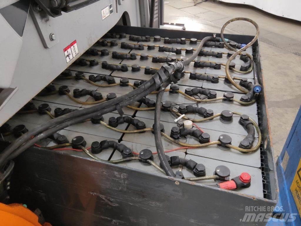 Still RX60-50/600 電動堆高機