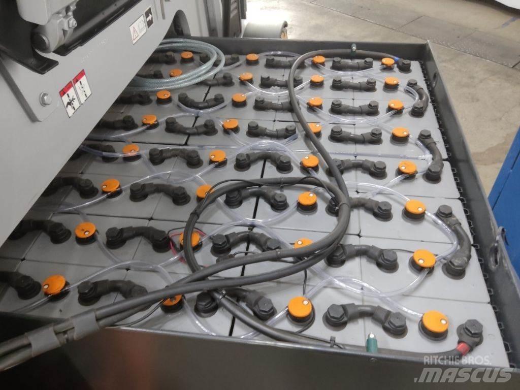 Still RX60-50/600 電動堆高機