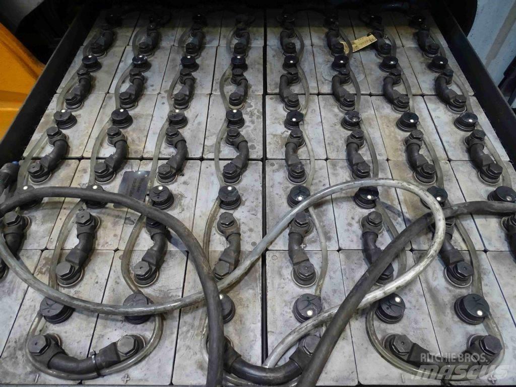 Still RX60-50/600 電動堆高機