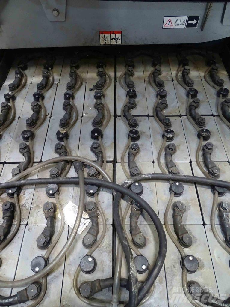 Still RX60-50/600 電動堆高機