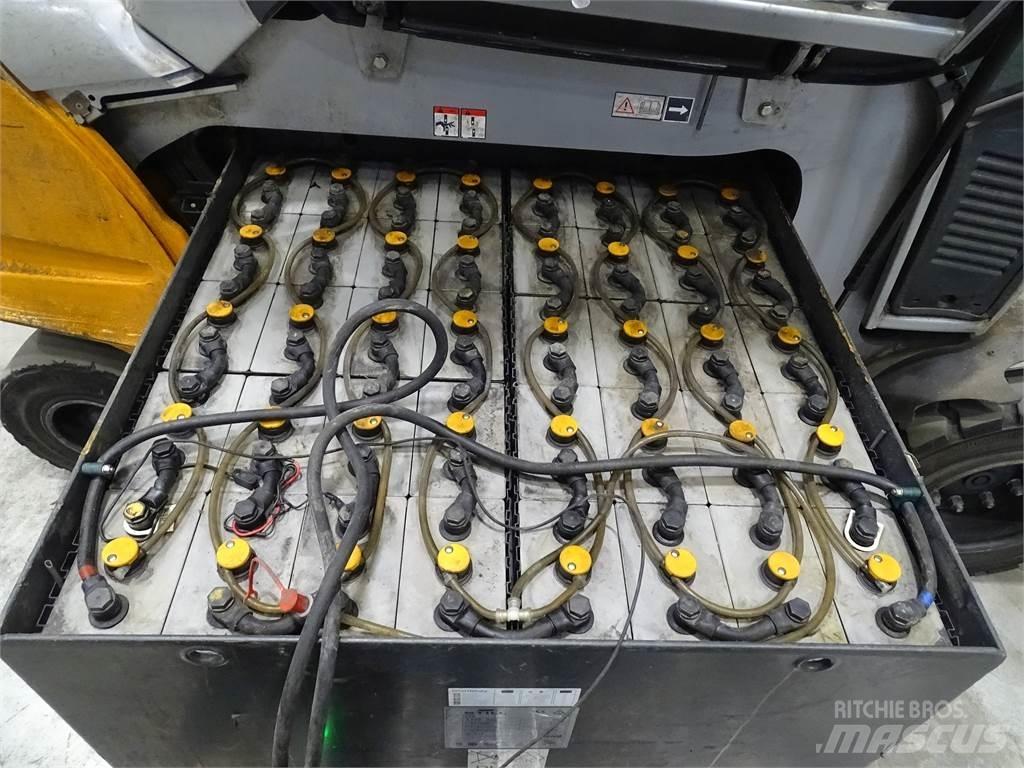 Still RX60-50/600 電動堆高機