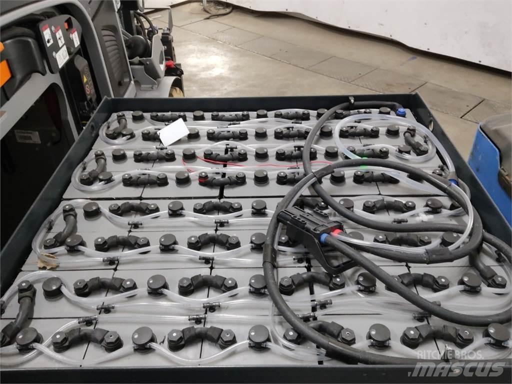 Still RX60-50/600 電動堆高機
