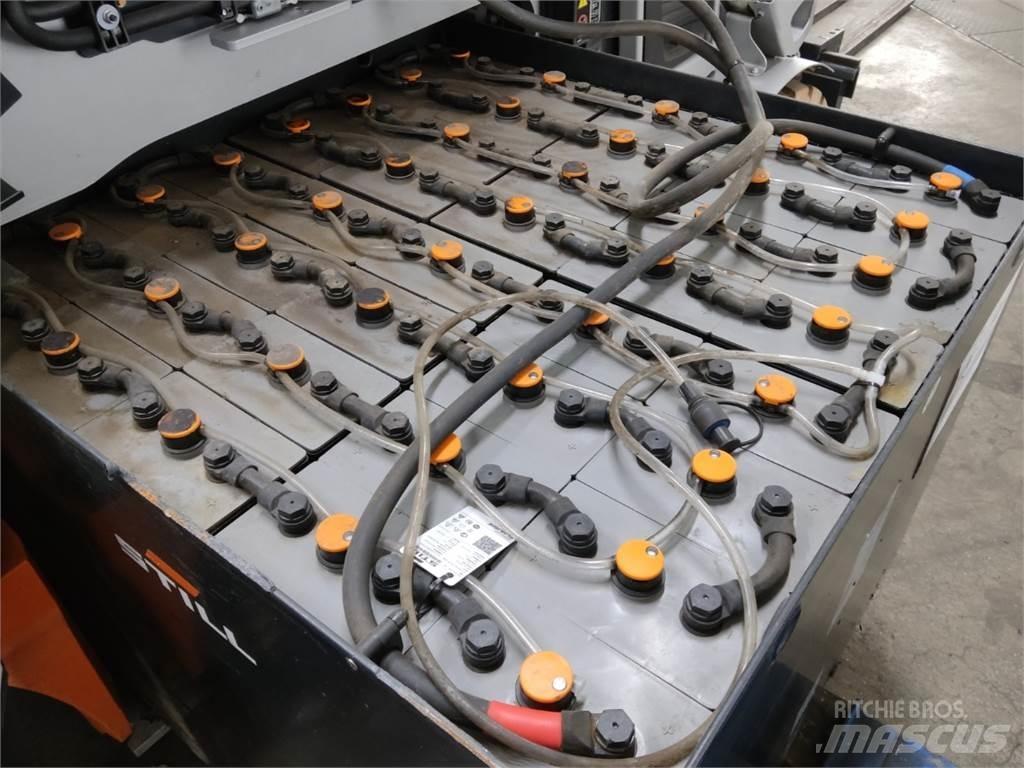 Still RX60-50/600 電動堆高機