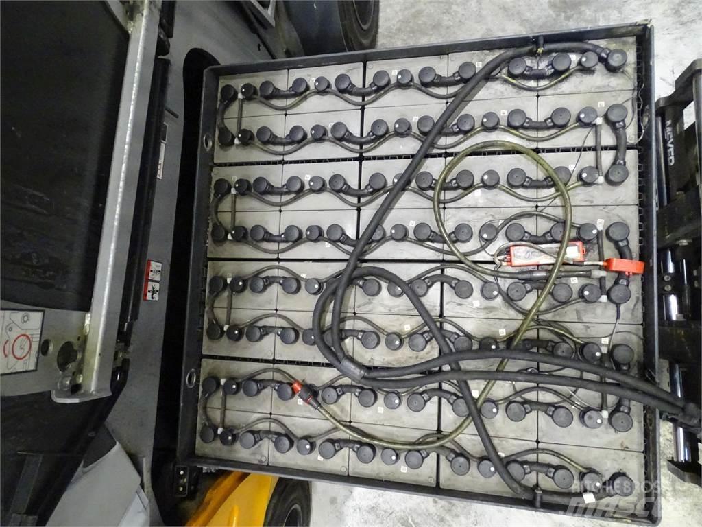 Still RX60-50/600 電動堆高機