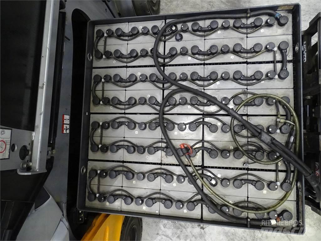 Still RX60-50/600 電動堆高機