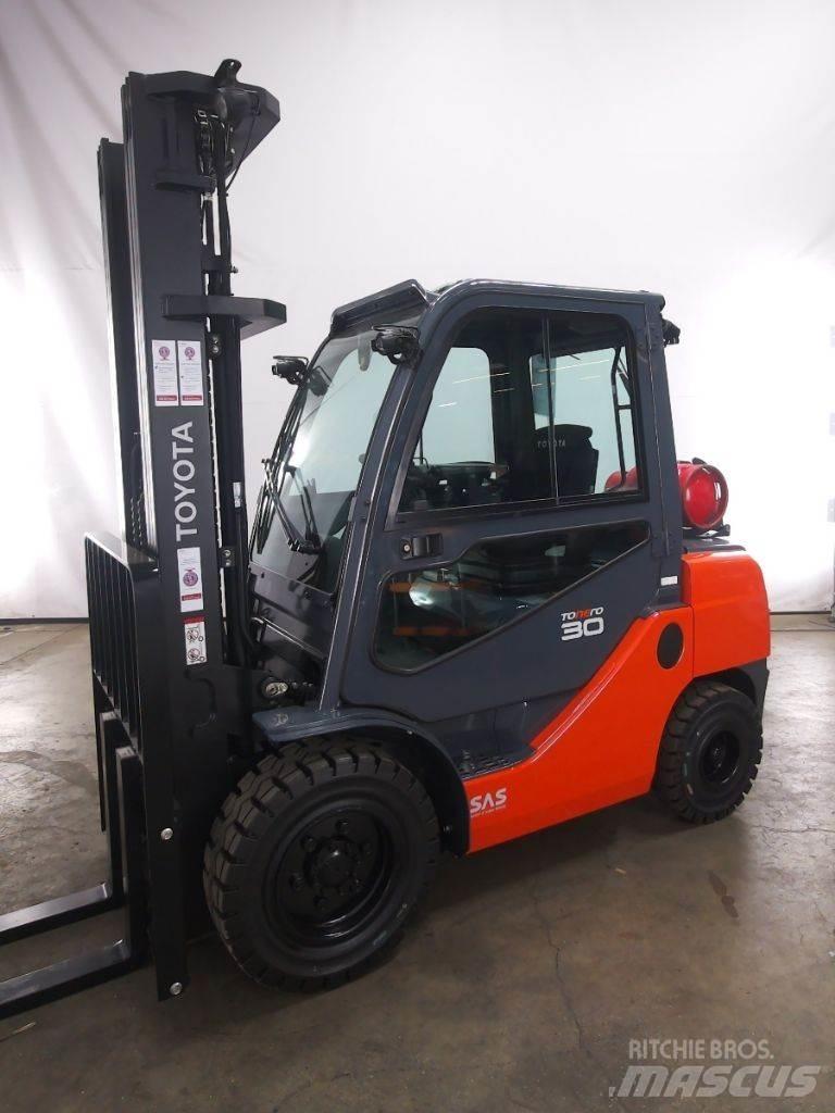 Toyota 02-8FGF30 液化石油氣LPG卡車