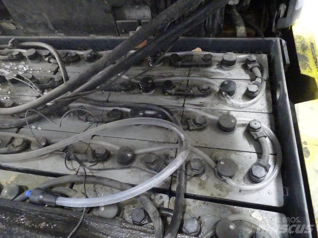 Toyota 7FBMF25 電動堆高機