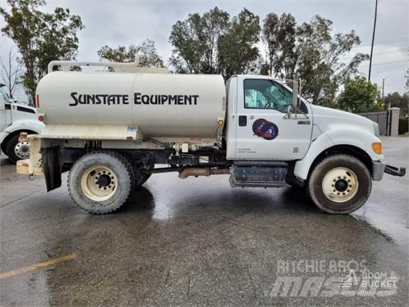Ford F750 水車