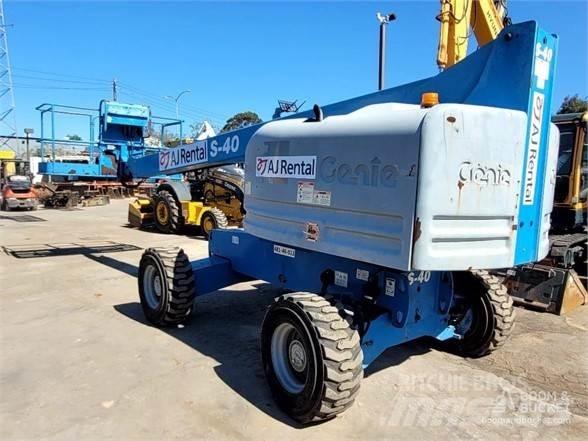 Genie S40 伸縮臂高空作業車