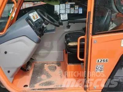 JLG 1255 伸縮臂操作車