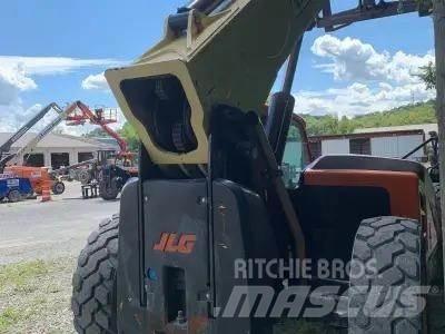 JLG 1255 伸縮臂操作車