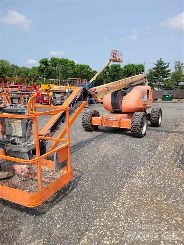 JLG 600AJ 曲臂高空作業車