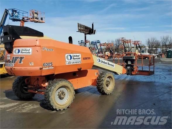 JLG 600S 伸縮臂高空作業車