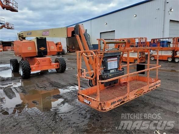 JLG 800AJ 曲臂高空作業車