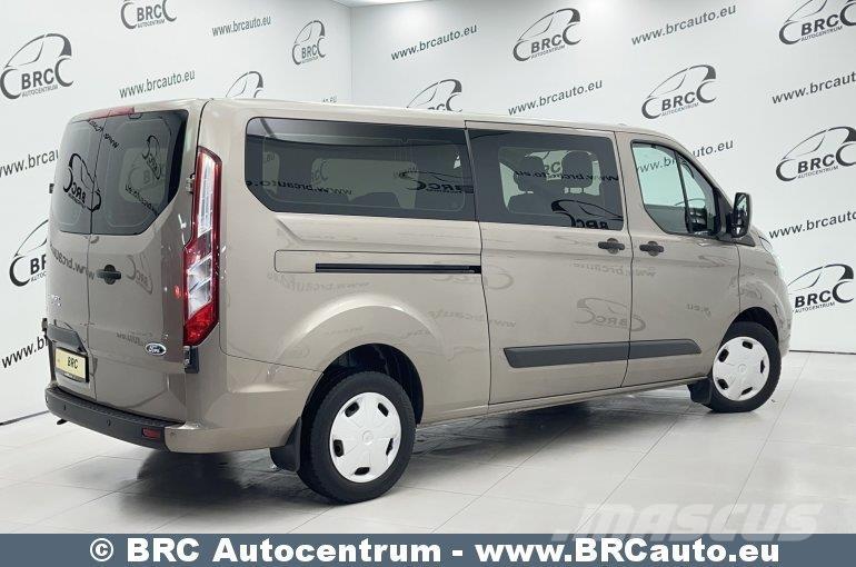 Ford Transit Custom 迷你巴士