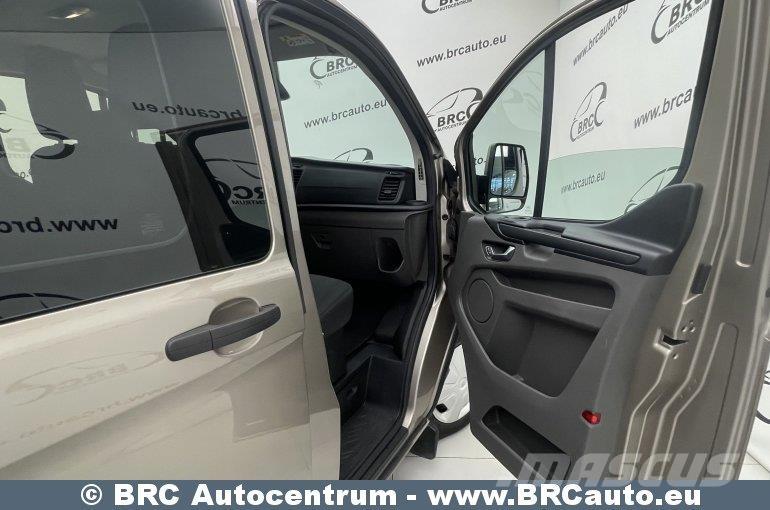 Ford Transit Custom 迷你巴士