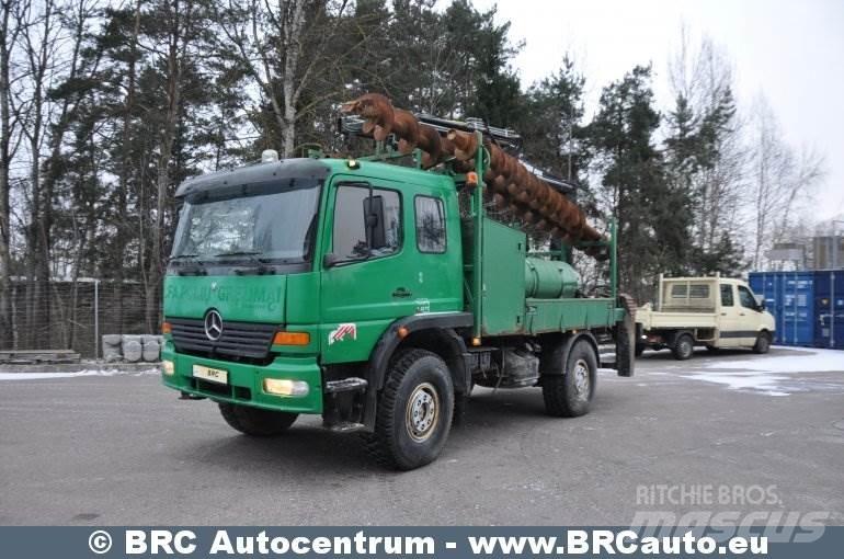Mercedes-Benz Atego 起重機卡車