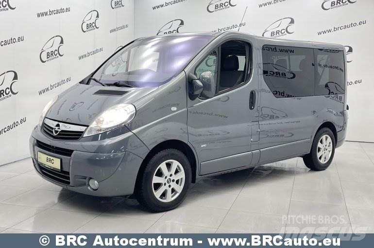 Opel Vivaro 迷你巴士