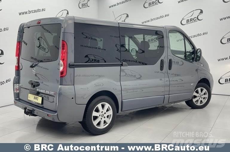 Opel Vivaro 迷你巴士
