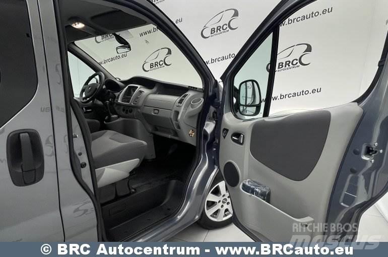 Opel Vivaro 迷你巴士