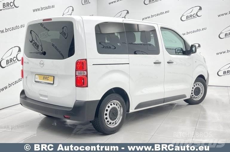 Opel Vivaro 迷你巴士