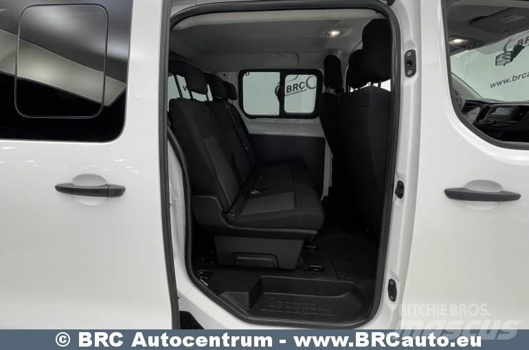 Opel Vivaro 迷你巴士