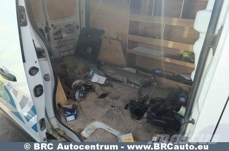 Renault Trafic 車廂