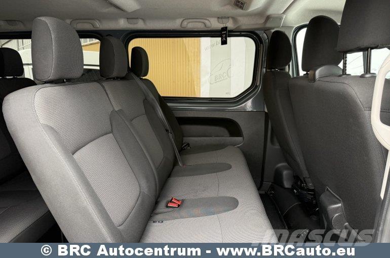 Renault Trafic 迷你巴士