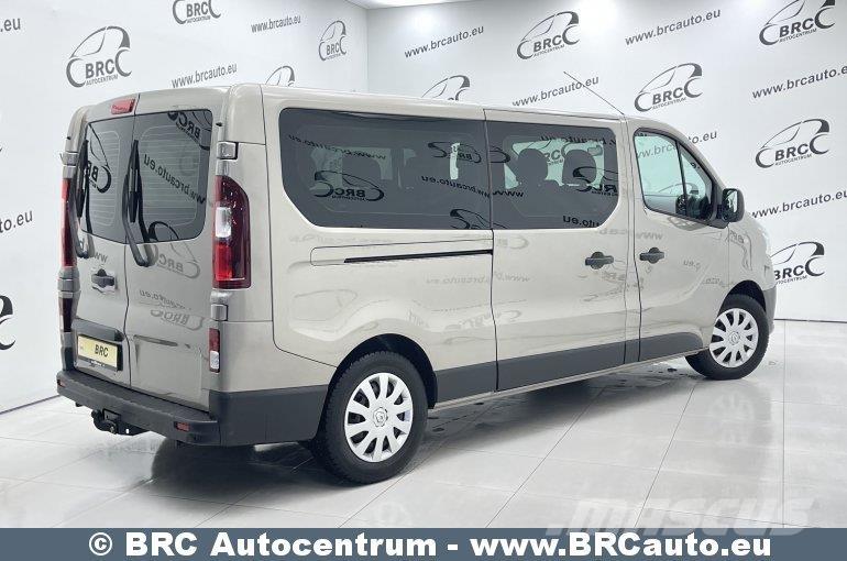 Renault Trafic 迷你巴士