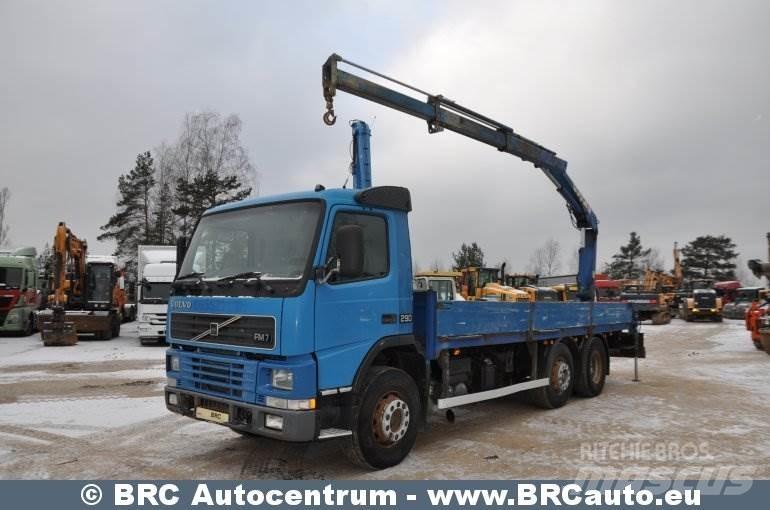 Volvo FM7 起重機卡車