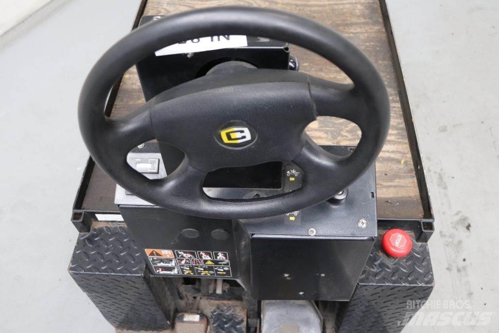 Cushman  牽引車