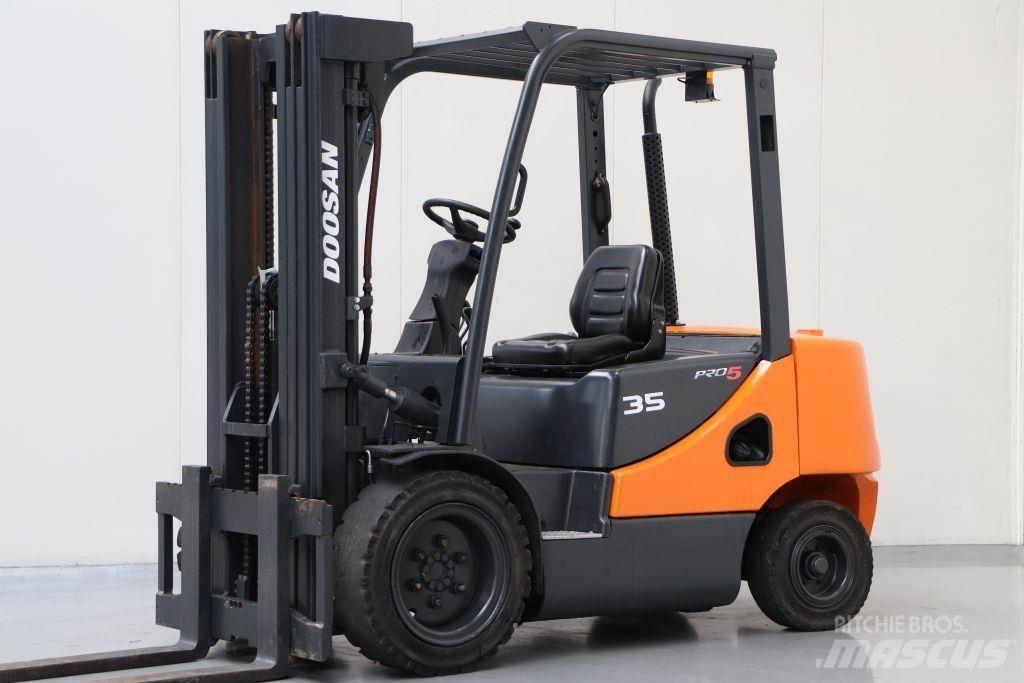 Doosan D35S 柴油卡車