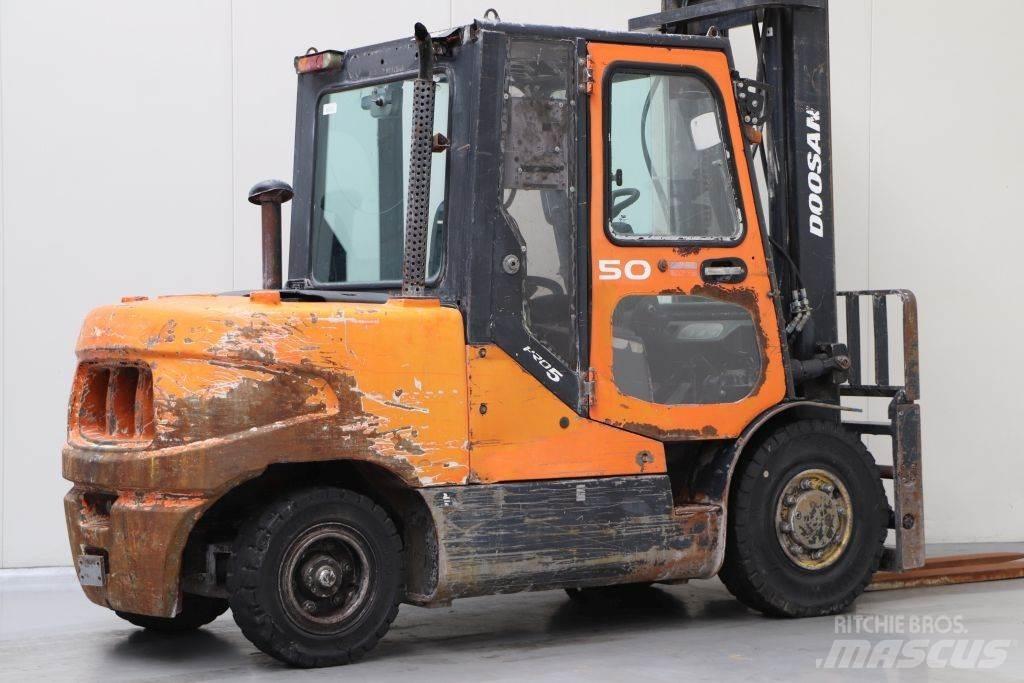 Doosan D50SC-5 柴油卡車