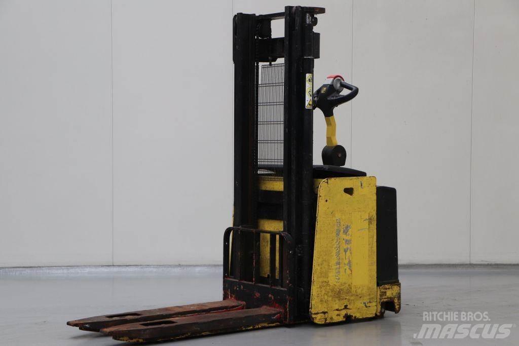 Hyster S1.2S-30 IL 行走控制式堆積機