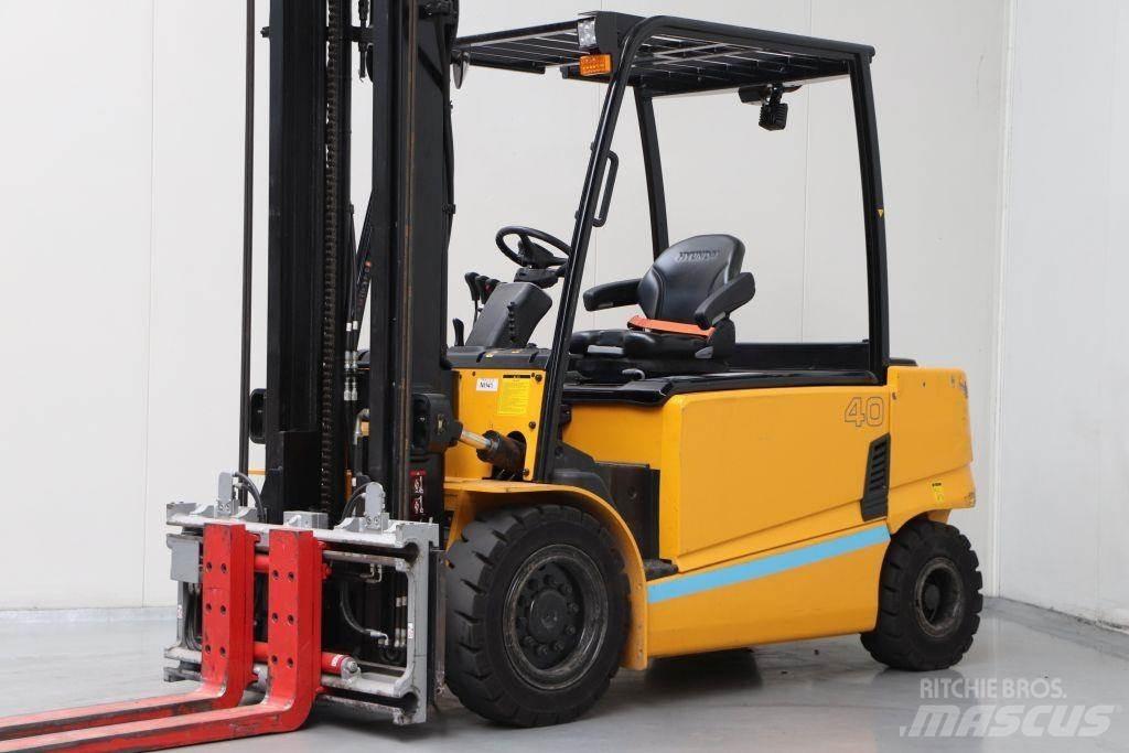 Hyundai 40B-9 電動堆高機