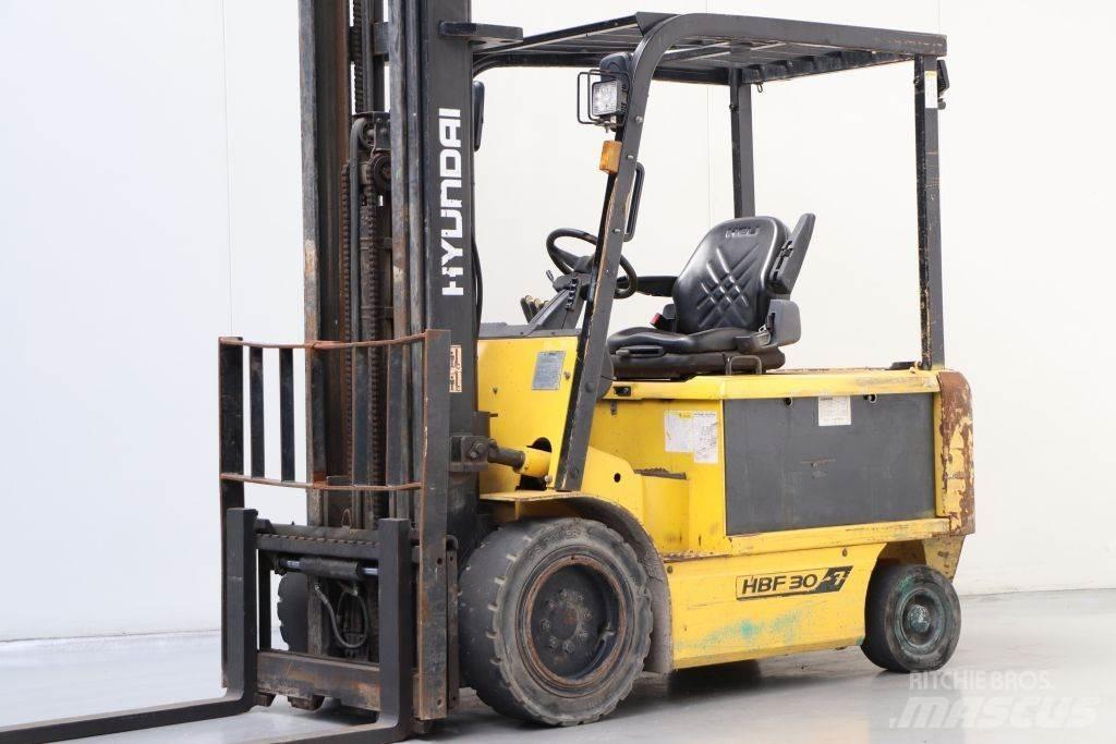 Hyundai HBF30-7 電動堆高機