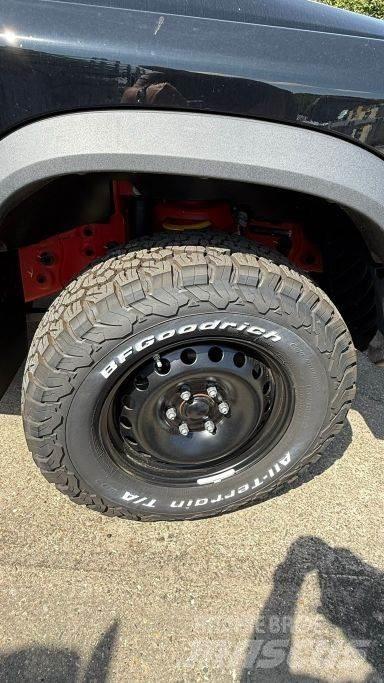  Ineos Grenadier 工具車