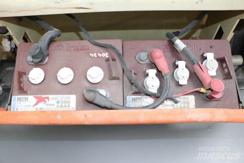 JLG 3246 ES 剪式升降機