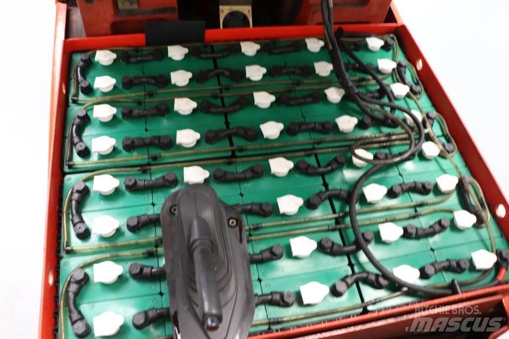 Linde E30S-03/600 電動堆高機